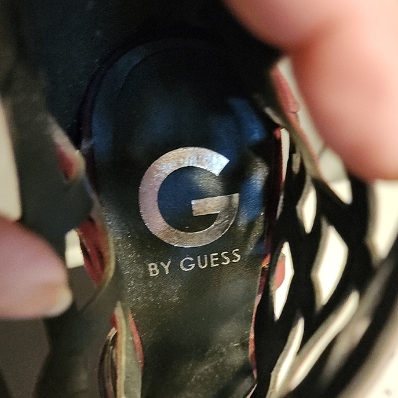 Guess Red Heels with Intricate Cut-Out Design - Picture 2 of 9